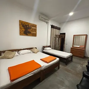 https://anniewatte-house.kandyhotelsnow.com